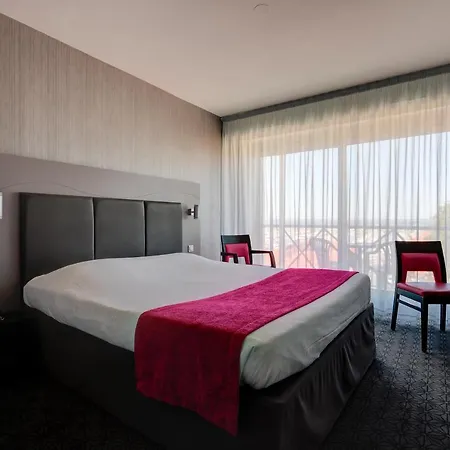 Le Nautic Αρασόν